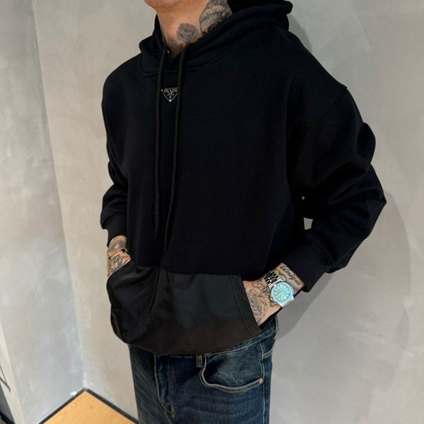 24SS プラダ ロゴ コットン フーディ 偽物 パーカー Re-Nylon puq35216